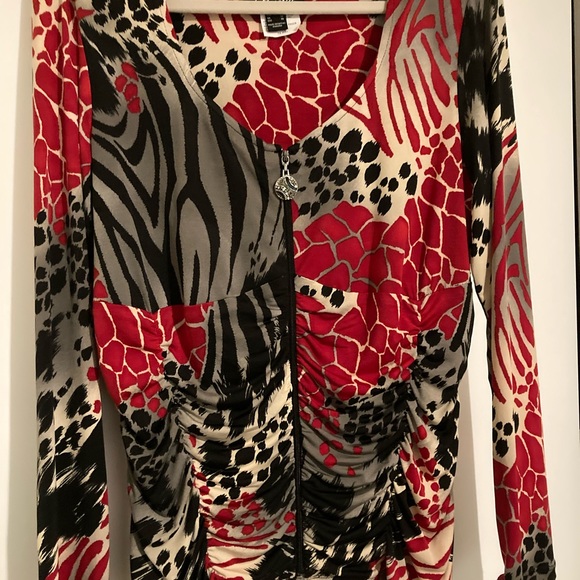 Nueva Ruched Long Sleeve Animal Print Top - Picture 10 of 10